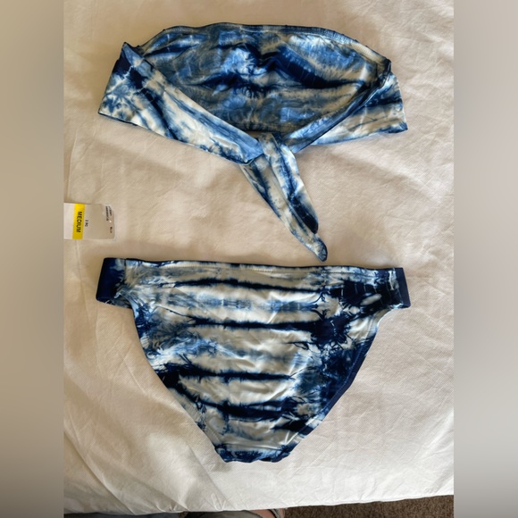 NWT Lucky Brand tie dye bandeau ruffle bikini set - Picture 2 of 5